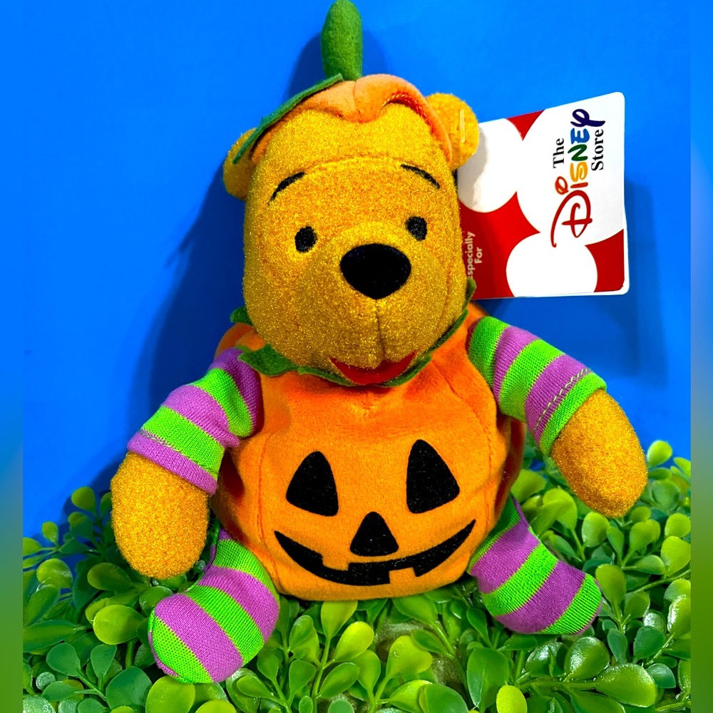 DISNEY STORE EXCLUSIVE HALLOWEEN VTG NWT WINNIE THE POOH PUMPKIN JACK O LANTERN